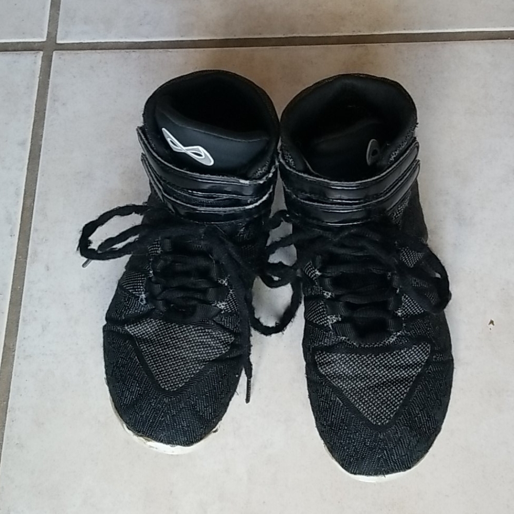 NFINITY Black Cheer Shoes size 4